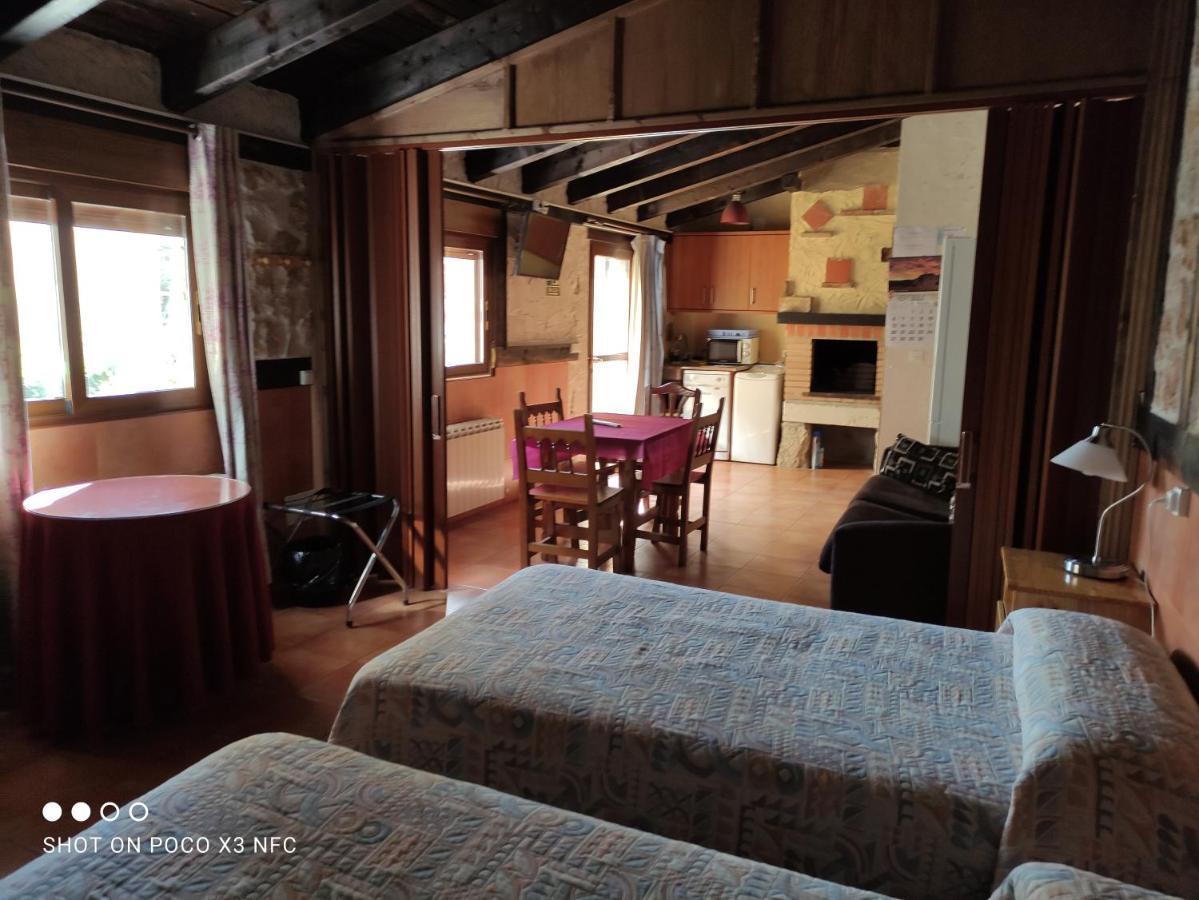 Apartamentos Turisticos Los Abuelos Montemayor de Pililla Esterno foto