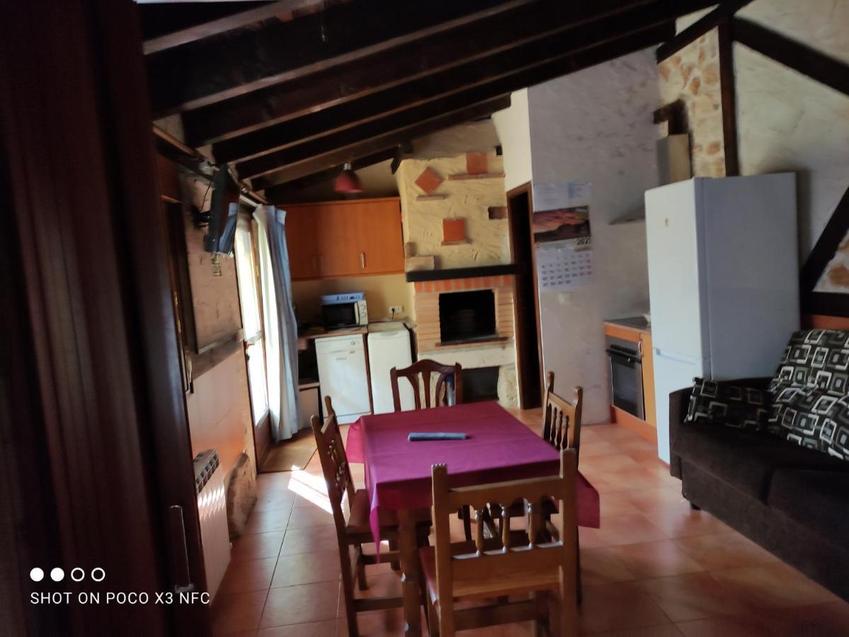 Apartamentos Turisticos Los Abuelos Montemayor de Pililla Esterno foto
