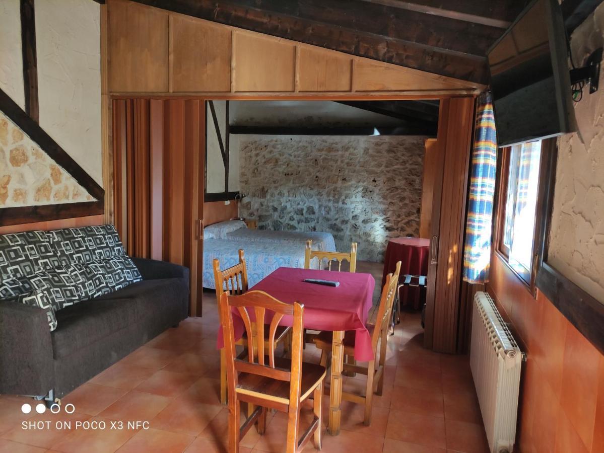 Apartamentos Turisticos Los Abuelos Montemayor de Pililla Esterno foto