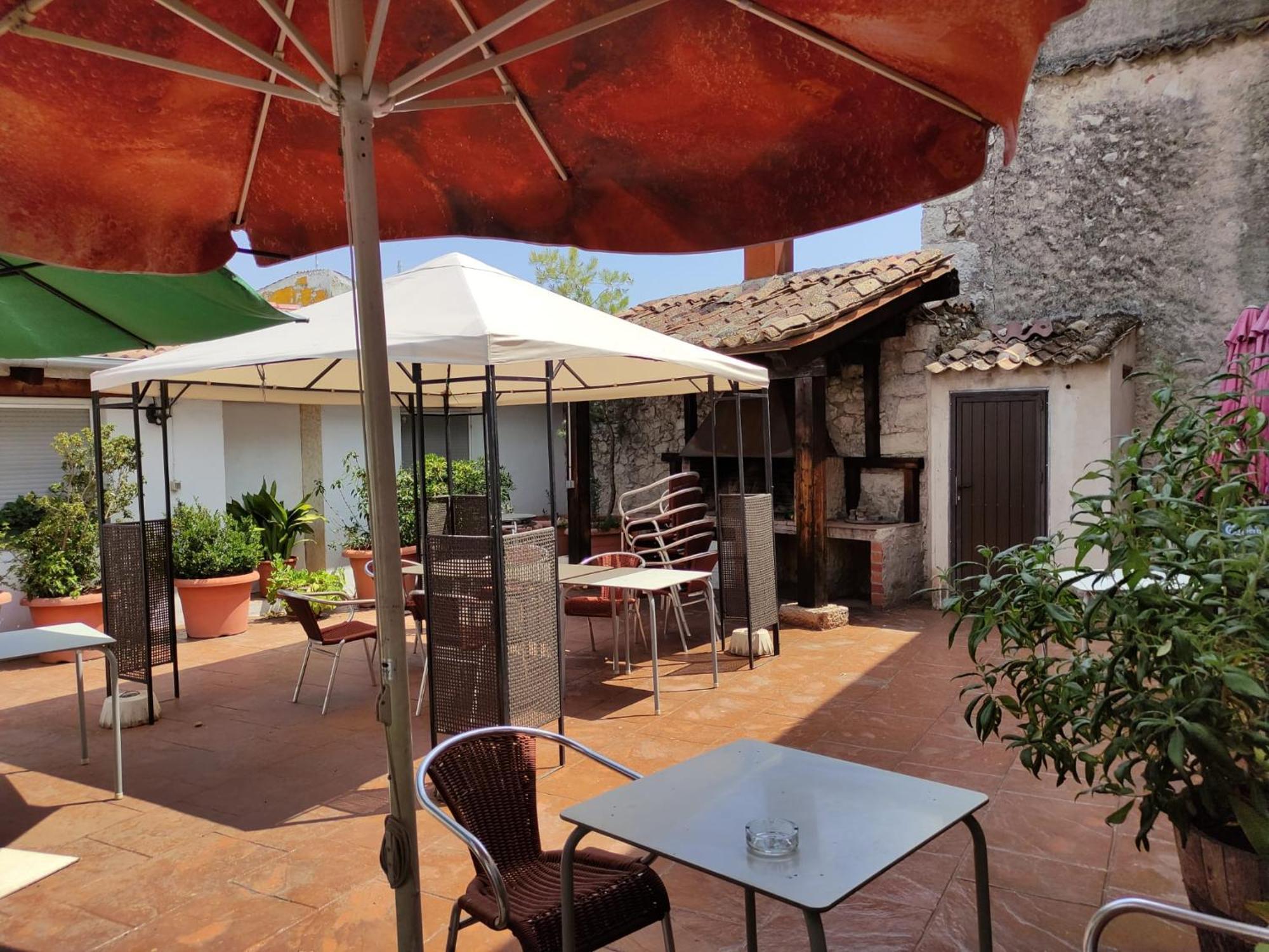 Apartamentos Turisticos Los Abuelos Montemayor de Pililla Esterno foto