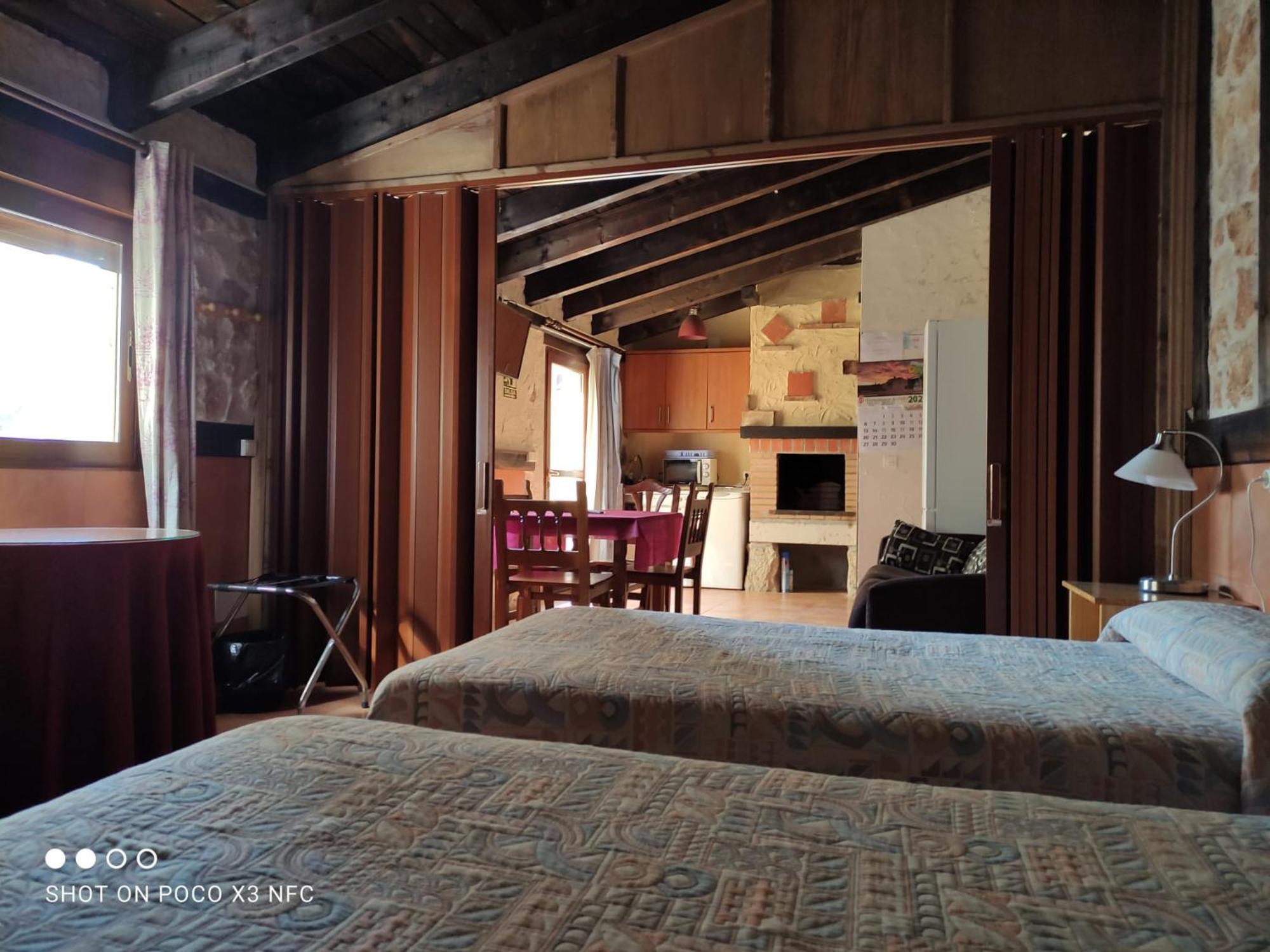 Apartamentos Turisticos Los Abuelos Montemayor de Pililla Esterno foto