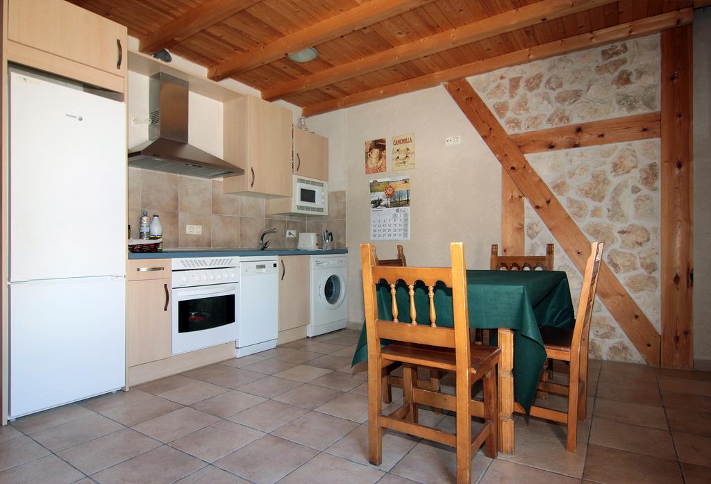 Apartamentos Turisticos Los Abuelos Montemayor de Pililla Esterno foto