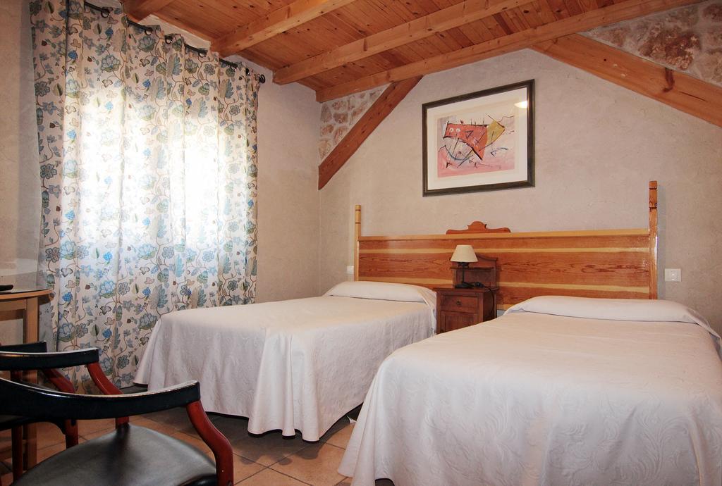 Apartamentos Turisticos Los Abuelos Montemayor de Pililla Esterno foto