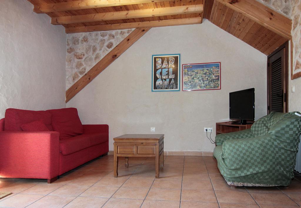Apartamentos Turisticos Los Abuelos Montemayor de Pililla Esterno foto