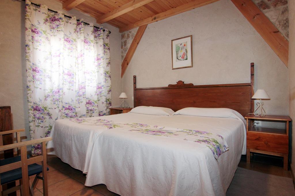 Apartamentos Turisticos Los Abuelos Montemayor de Pililla Esterno foto