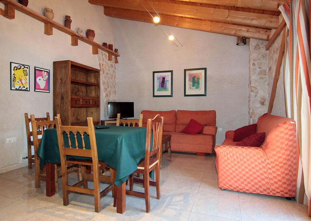 Apartamentos Turisticos Los Abuelos Montemayor de Pililla Esterno foto