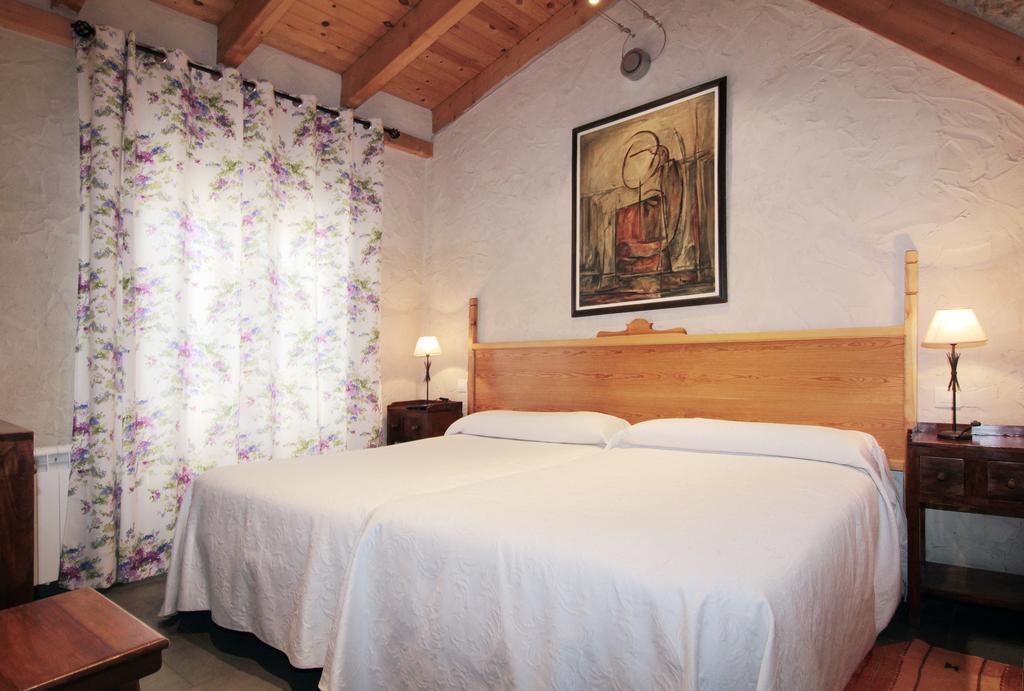 Apartamentos Turisticos Los Abuelos Montemayor de Pililla Esterno foto